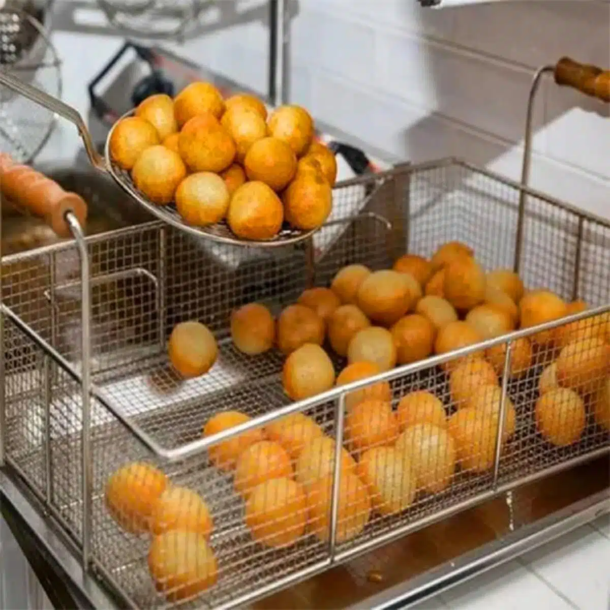 ball donuts machine