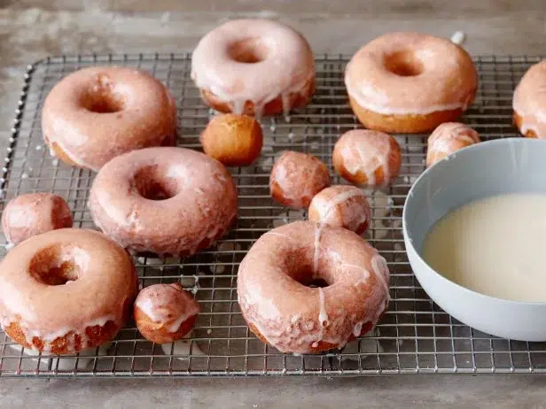 Commercial donuts machine